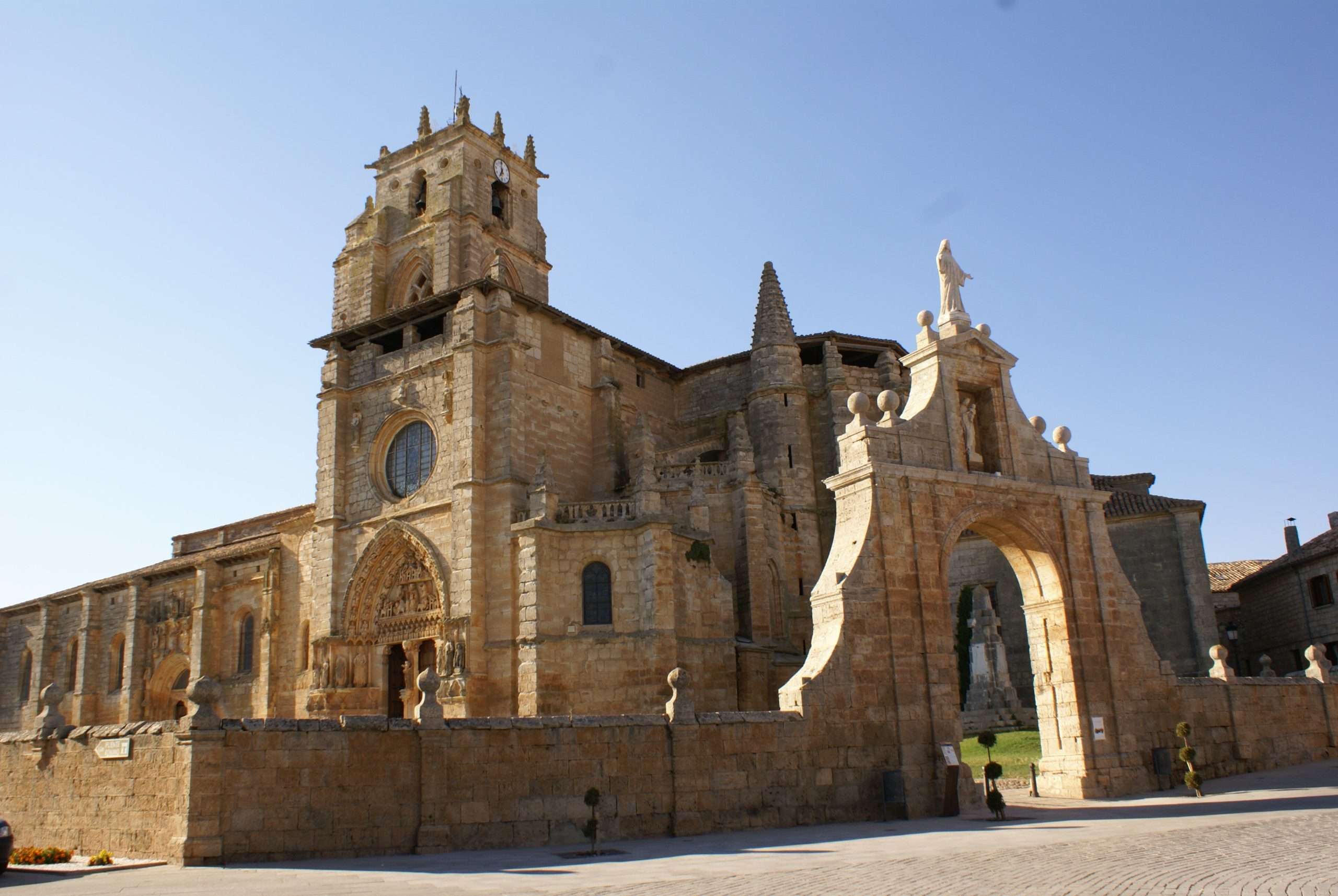 Iglesia de Santa María la Real, Sasamón, pueblo de Burgos.