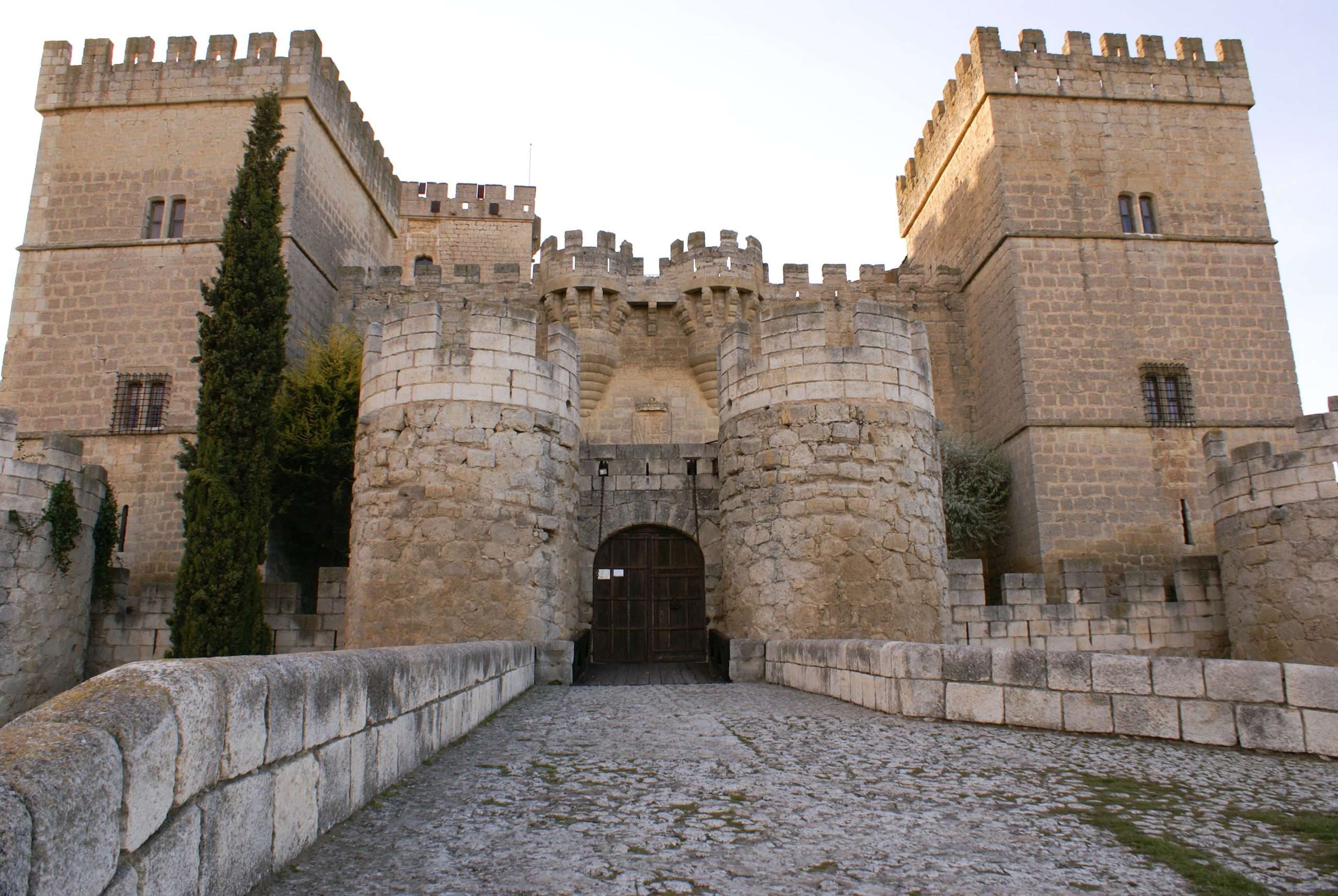 Castillo de Ampudia, un viaje al Medievo.