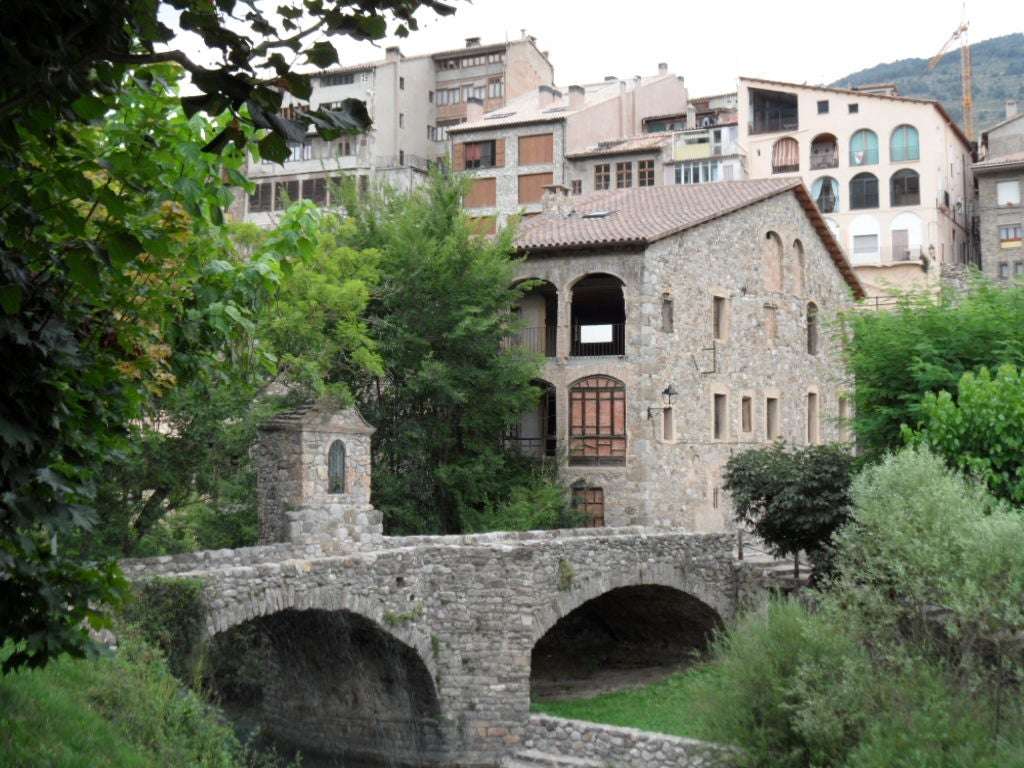 Villa medieval de Bagà, un destino rural catalán.