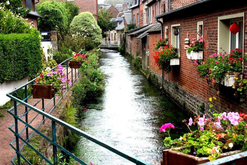 veules-les-roses los 32 pueblos mas bonitos de francia
