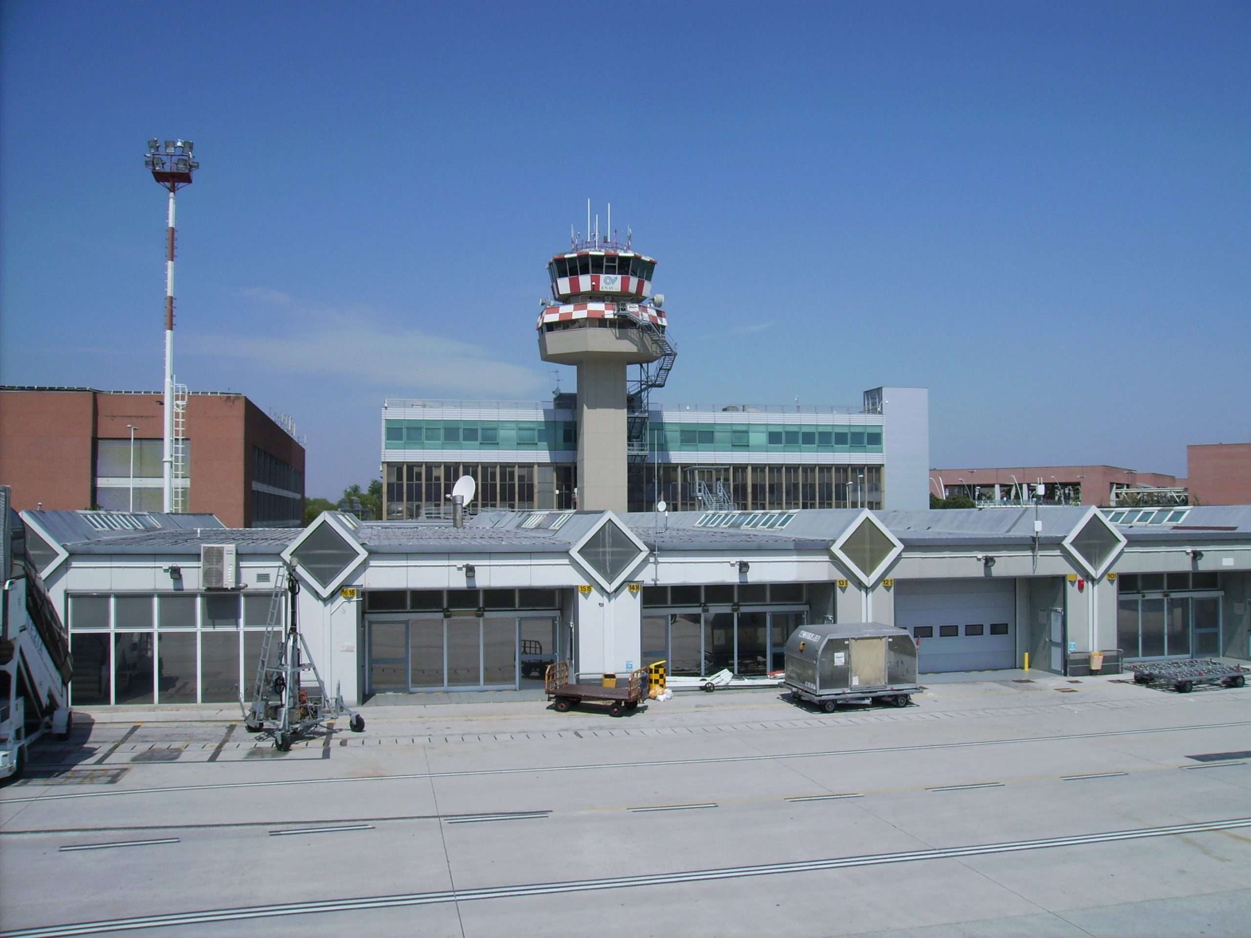 aeropuerto de marco polo venecia italia