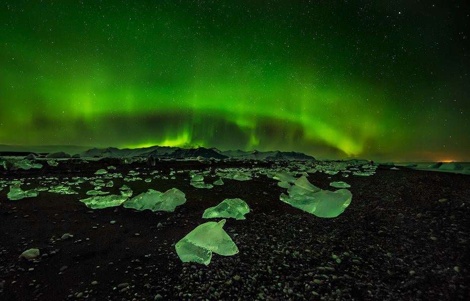Lago Jökulsárlón los mejores lugares para ver auroras boreales en Islandia