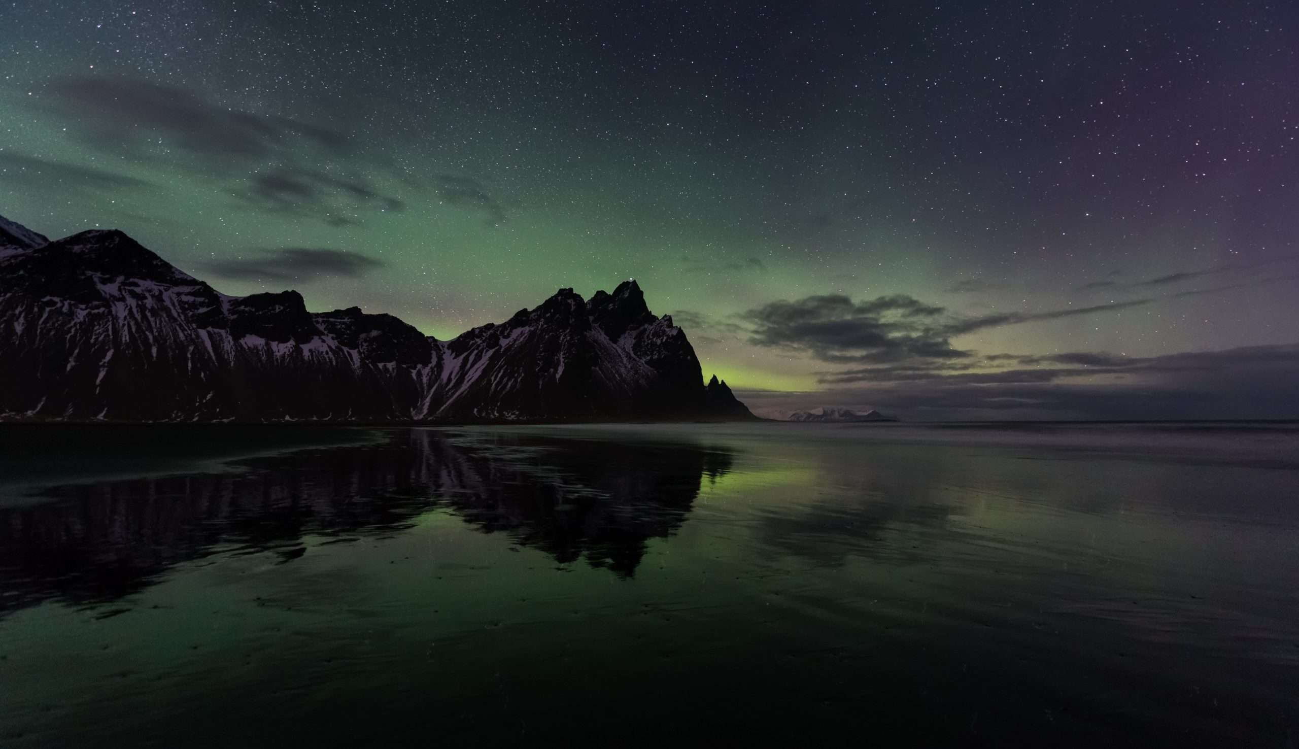 playa Stokksnes los 10 mejores lugares para ver auroras boreales en Islandia