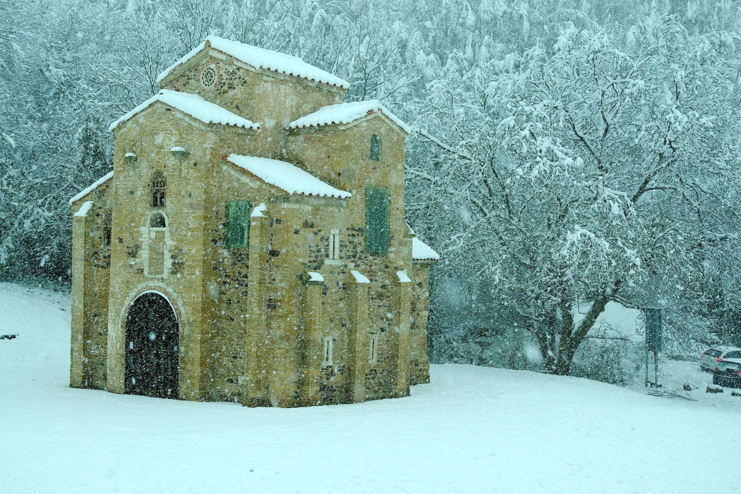 Diez planes para disfrutar en familia de la nieve en Asturias (y sin tener  que ir al fin del mundo) - La Nueva España