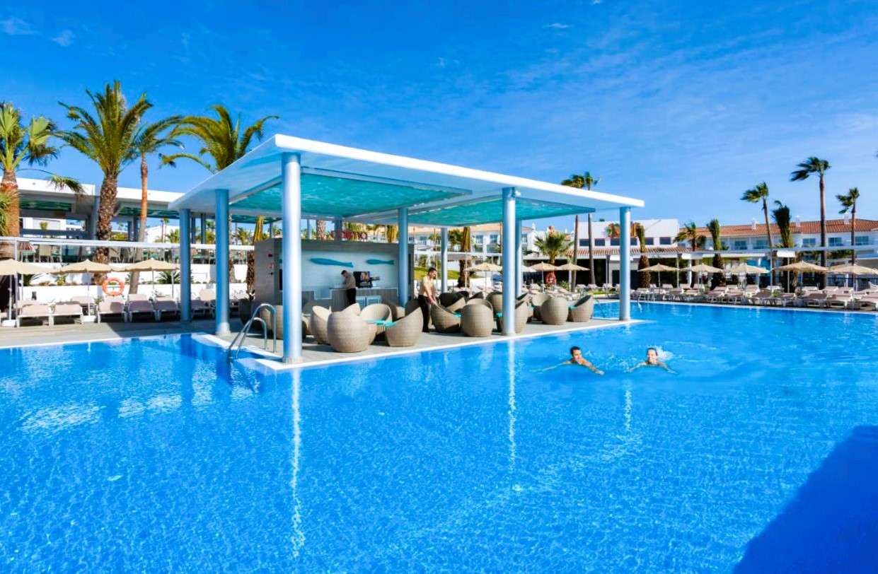 hotel riu chiclana hoteles para familias en andalucia con piscina