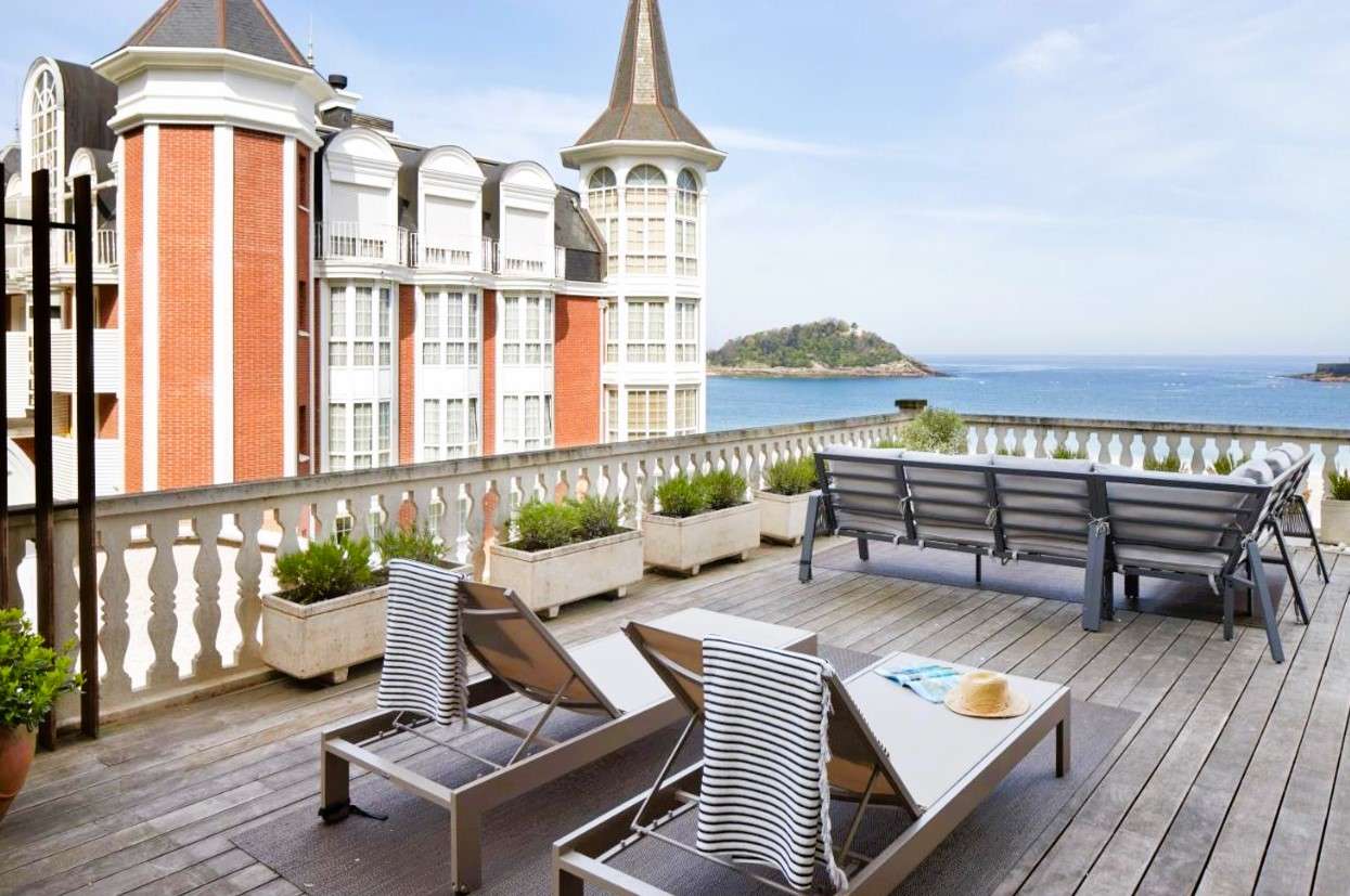 hoteles con vistas al mar en san sebastian