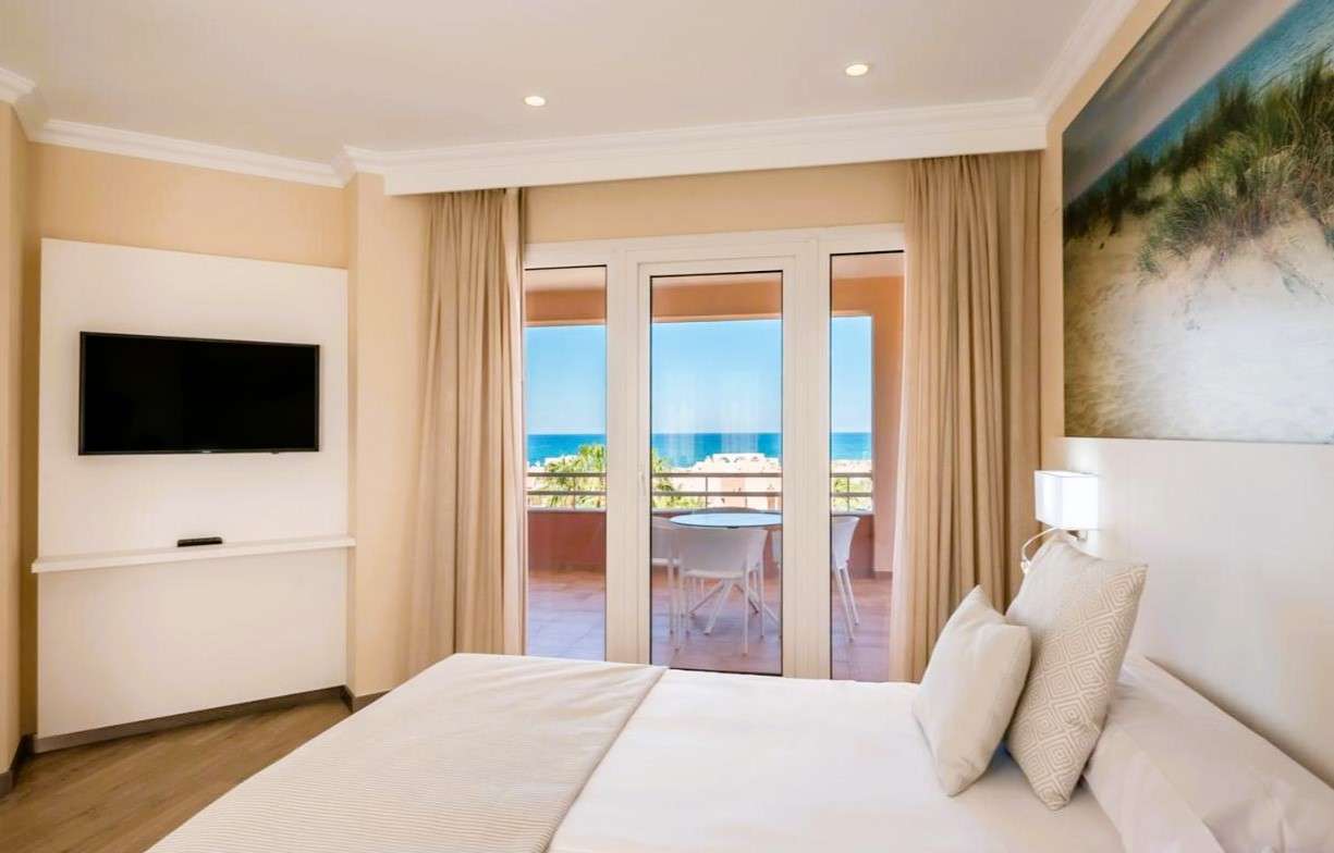 oliva nova beach golf hoteles familares en valencia con vistas al mar