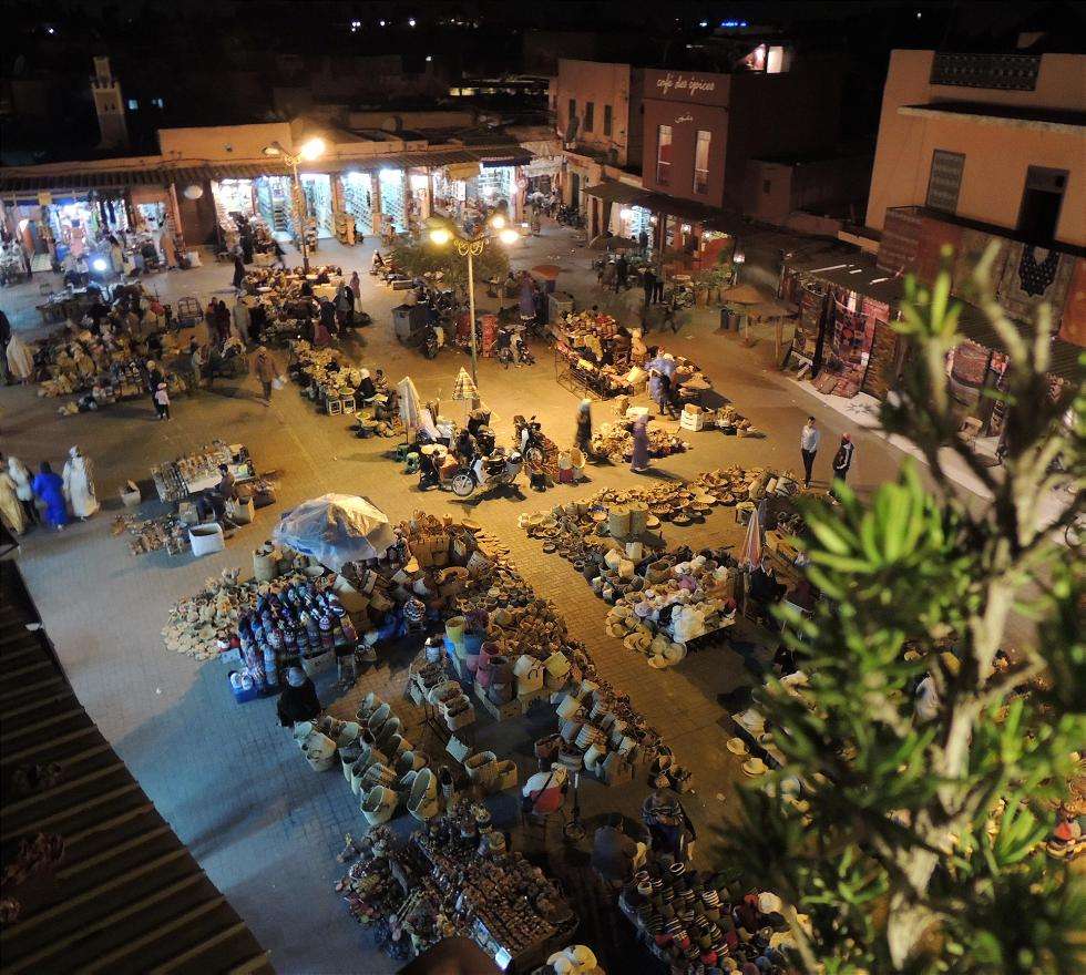 plaza rahba kedima encantos de los zocos en marrakech