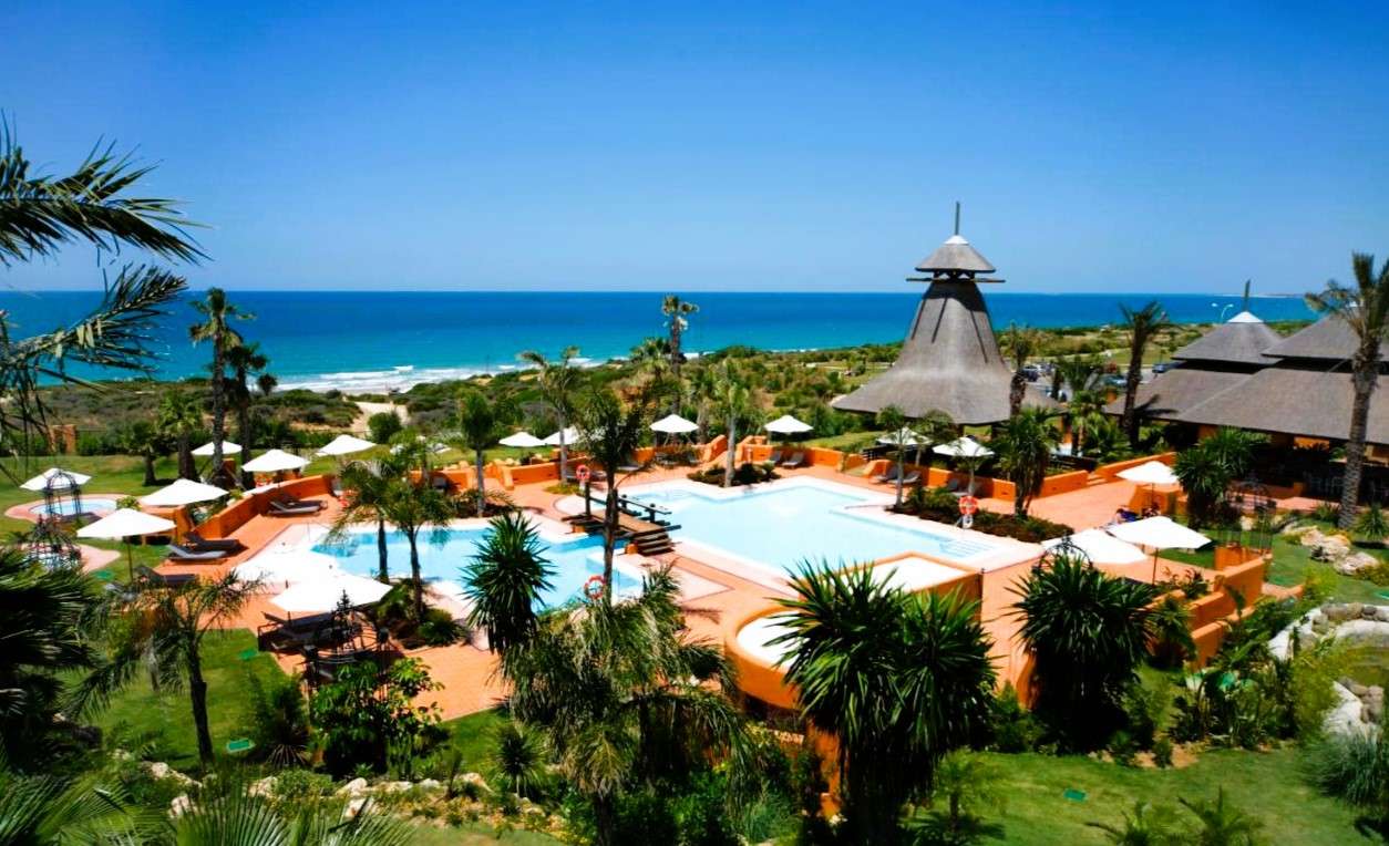 royal hideaway sancti petri chiclana hoteles con piscina en la costa espanola